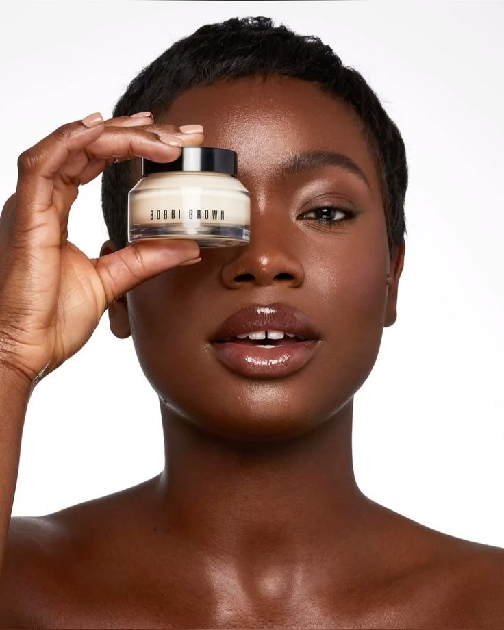 Makeup brand editorial, tile 5