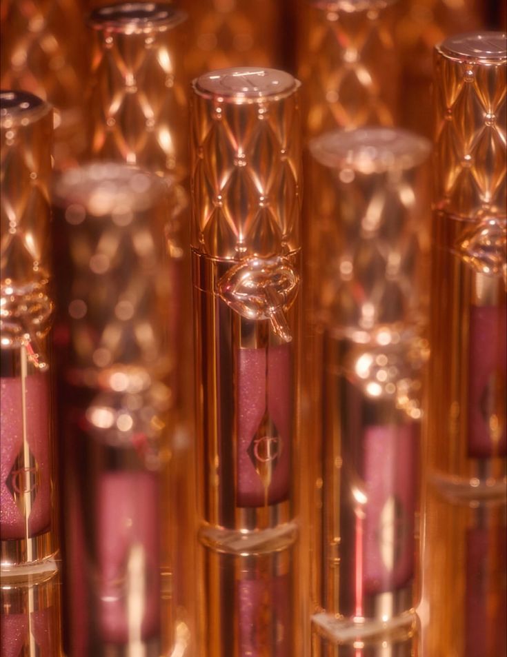 Charlotte Tilbury Collagen Lip Oils, rose gold detail