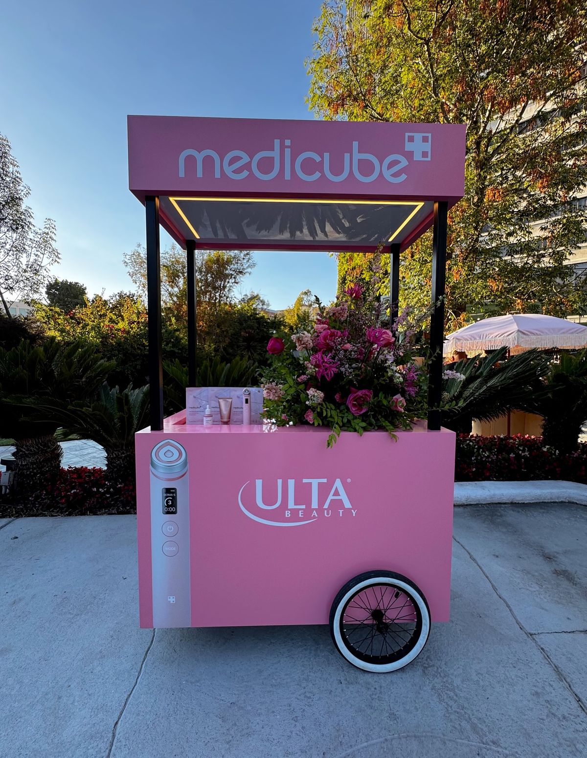 Medicube Red lineup, AHA/BHA Pore Pads campaign frame