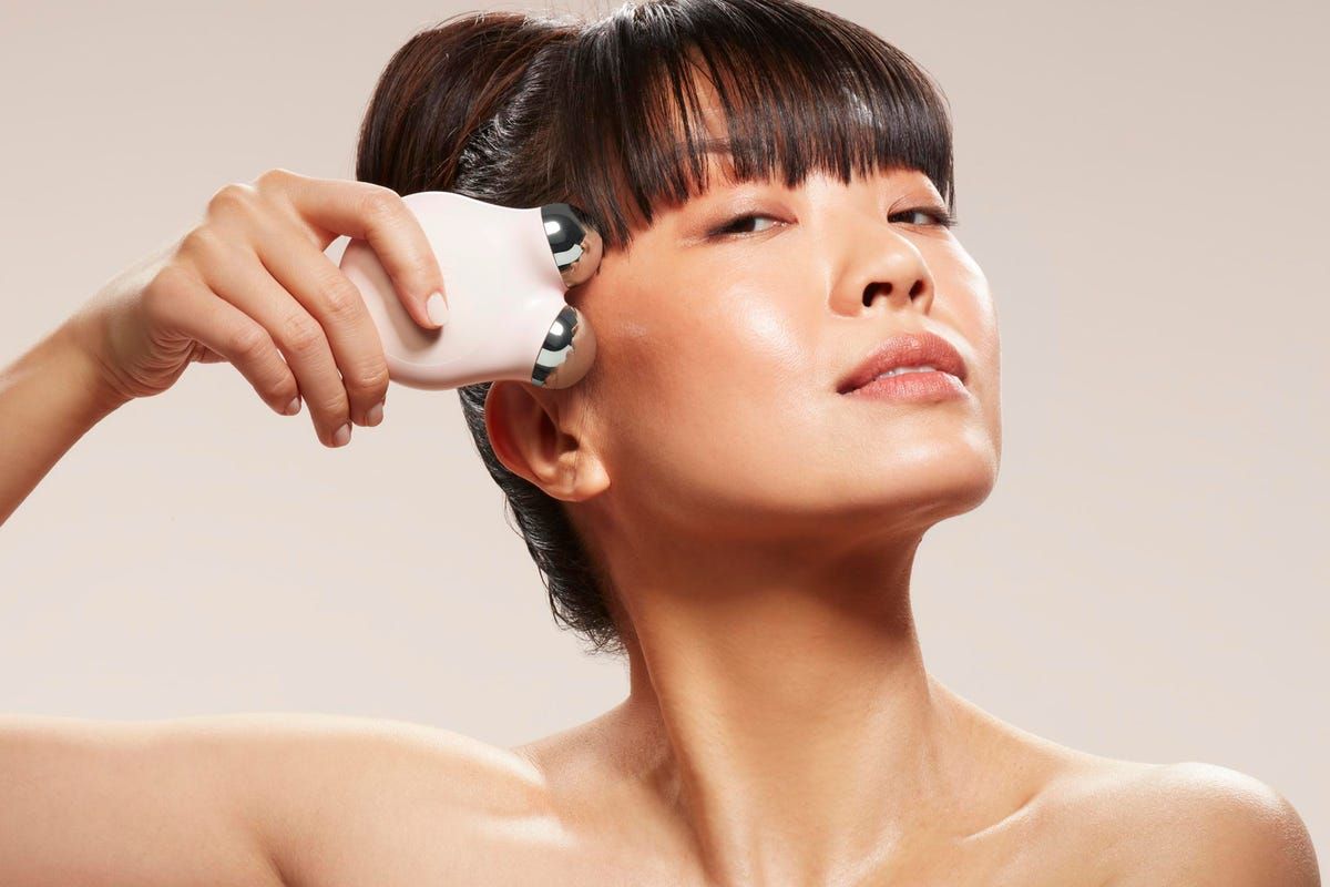 NuFACE Trinity in routine use, the microcurrent ritual at clinical output