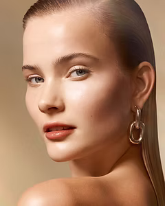 Skin Angel Armadale treatment room with clinical lighting