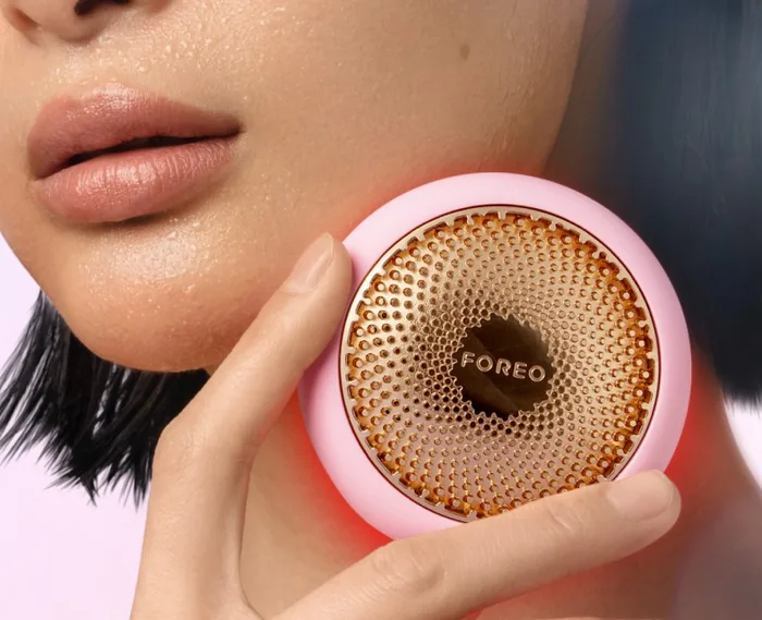 Foreo, reviewed by GLOW